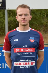 paesen-simon-200x300 Paesen bevrijdt Wezel Sport B
